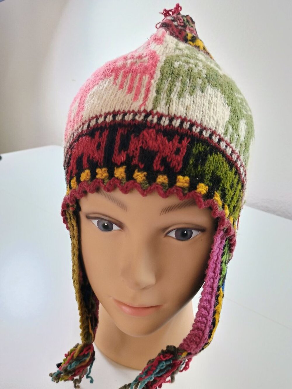 Traditional Andean Sheep's Wool Chullo – Warm Winter Beanie